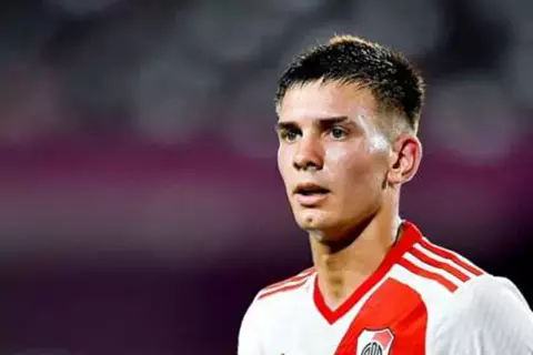 الصفقة تمت.. ماركا: موهبة ريفر بليت إلى ريال مدريد